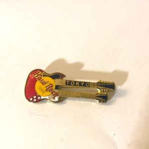 Hard Rock Cafe Tokyo guitar pin novelty collectors